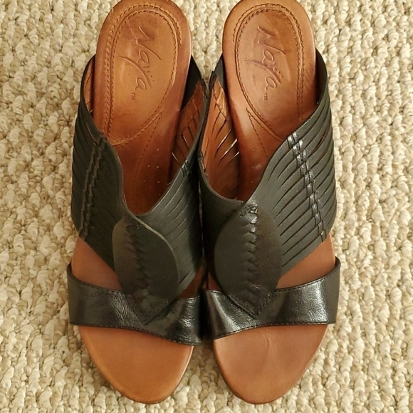 Naya Sandals - Picture 2 of 6